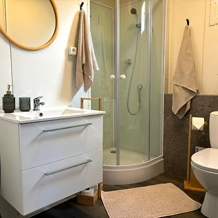 Rishko - View - Private Sauna - Free Parking - 24hr Self Chceck-in 아파트