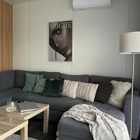 Rishko - View - Private Sauna - Free Parking - 24hr Self Chceck-in 아파트 Holcikovce