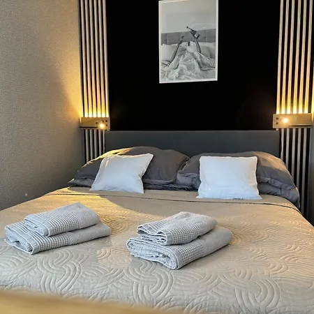 Apartament Rishko - View - Free Parking - 24hr Self Chceck-in - Serviced Premium By Hotelstars Union Holcikovce